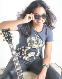 sylvia_dentro