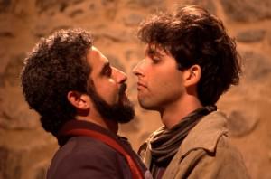 espetaculo-polvora-e-poesia-atores-caio-rodrigo-e-talis-castro-foto-maira-lins-divulgacao02