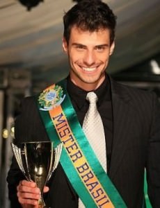 lucas-malvacini-mister-brasil-2011-1305064086312_300x390