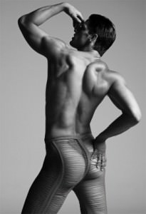 2012-02-23-miro-moreira-mib-4-2-280x408