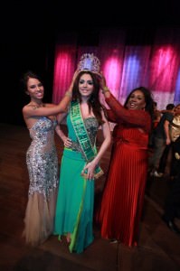 Ex BBBAriadna e Majorie.Marchi coroam a Miss Transexual 2012 do Distrito Federal 