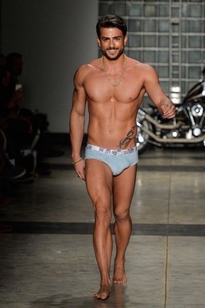 01-elian-gallardo-harry-louis-2-399x600-dbf1e18f671