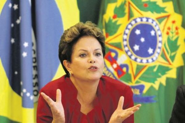 Presidenta sanciona lei que torna crime discriminar pessoas com Aids