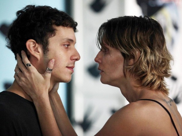João Pedro Zappa e Deborah Secco em 'Boa sorte' (Foto: Divulgação)