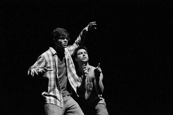 Os atores Bernardo Velasco e Arthur Aguiar Foto: Genilson coutinho