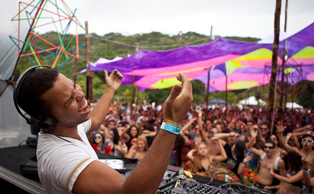 O DJ Divinori, do Soononmoon, é uma das atrações (Foto: Caroline Paternostro/ Divulgação)