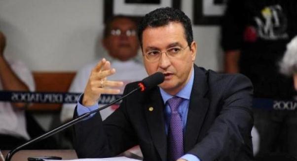 Rui durante coletiva sobre as 12 mortes do suspeitos no Cabula. Foto: bahianapolitica